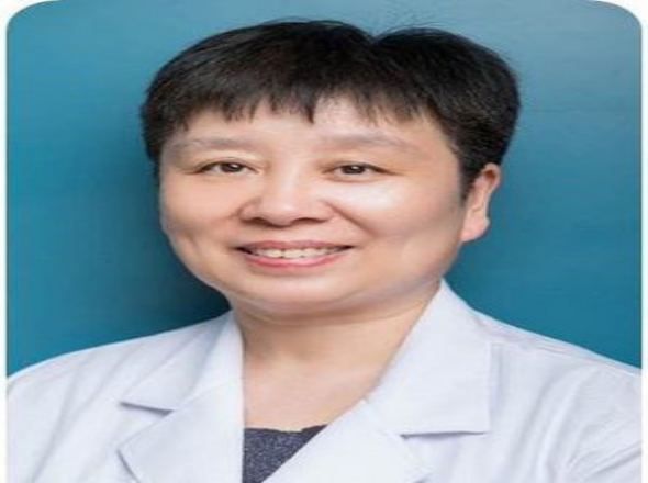 周建英